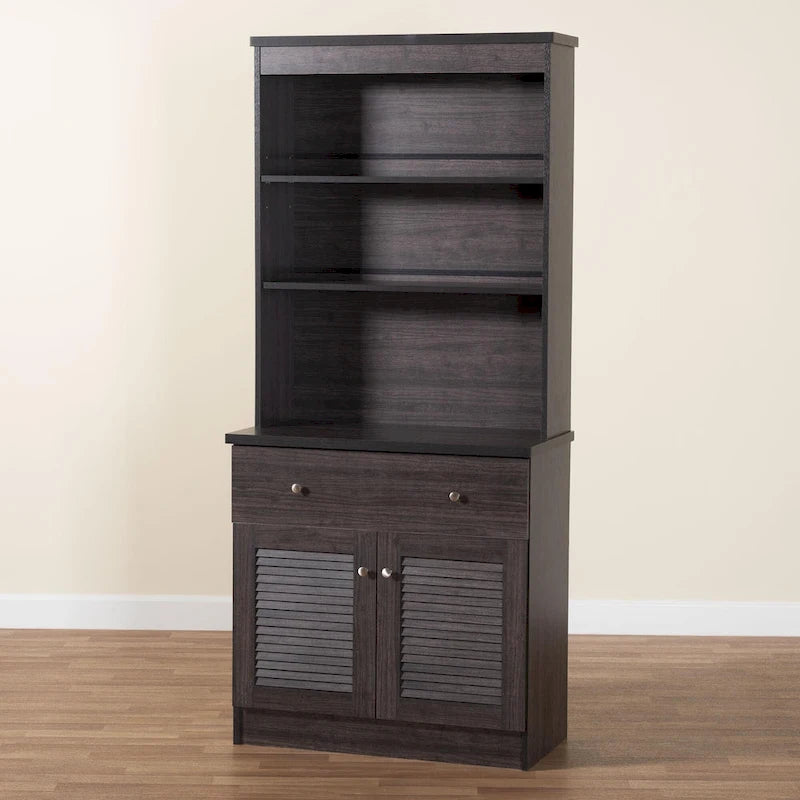 Rangement de cuisine traditionnel en bois brun foncé par