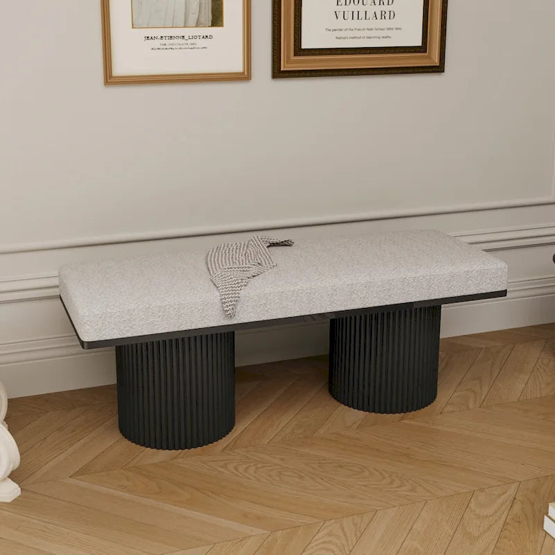 Banc rembourré avec pieds épais noirs Tissu bouclé gris clair Banc de bout de lit de style contemporain pour chambre à coucher et salon