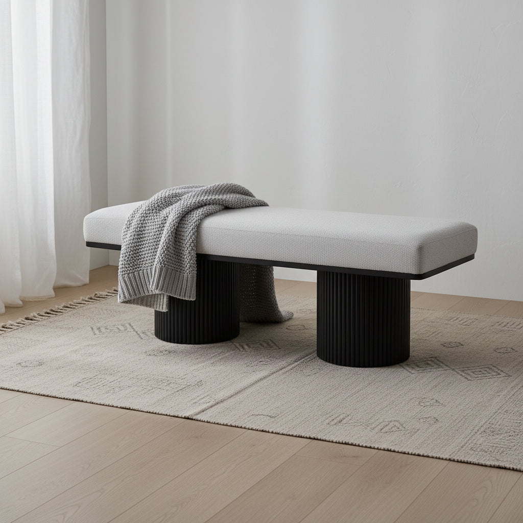 Banc rembourré avec pieds épais noirs Tissu bouclé gris clair Banc de bout de lit de style contemporain pour chambre à coucher et salon