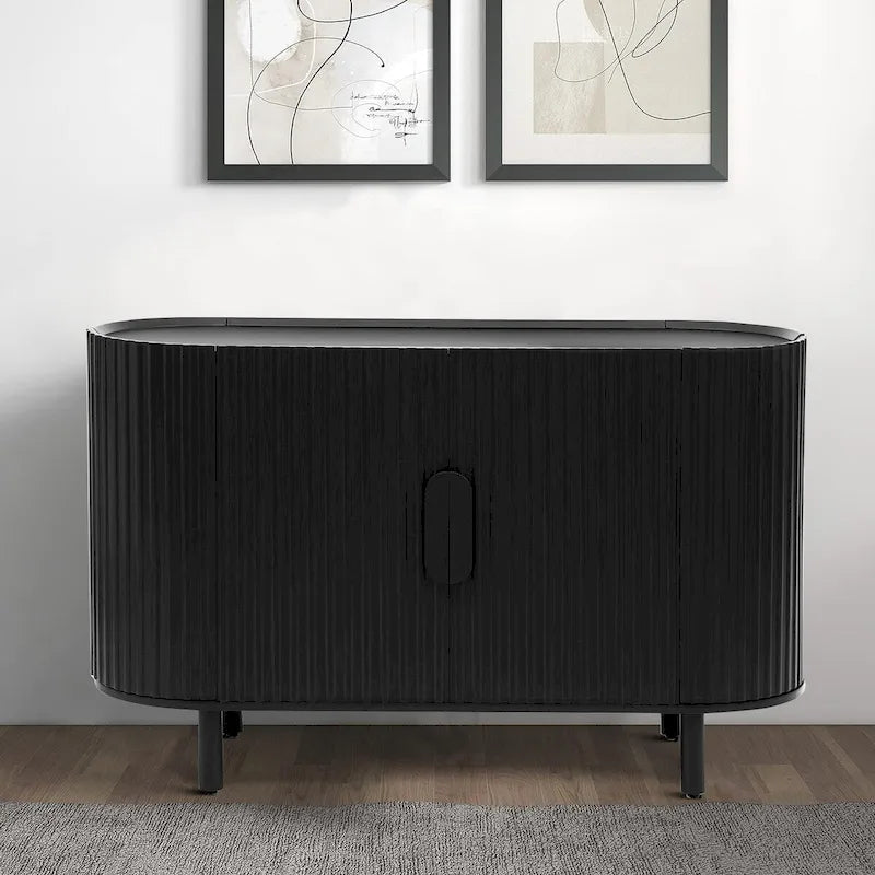 Buffet moderne et élégant en bois avec portes de placard à rayures verticales