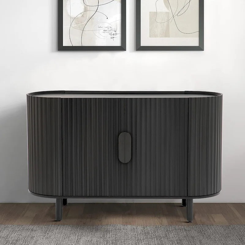 Buffet moderne et élégant en bois avec portes de placard à rayures verticales