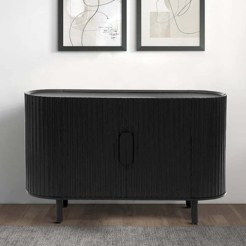 Buffet moderne et élégant en bois avec portes de placard à rayures verticales